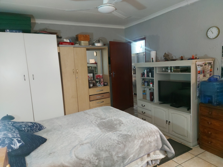1 Bedroom Property for Sale in Rustenburg Central North West
